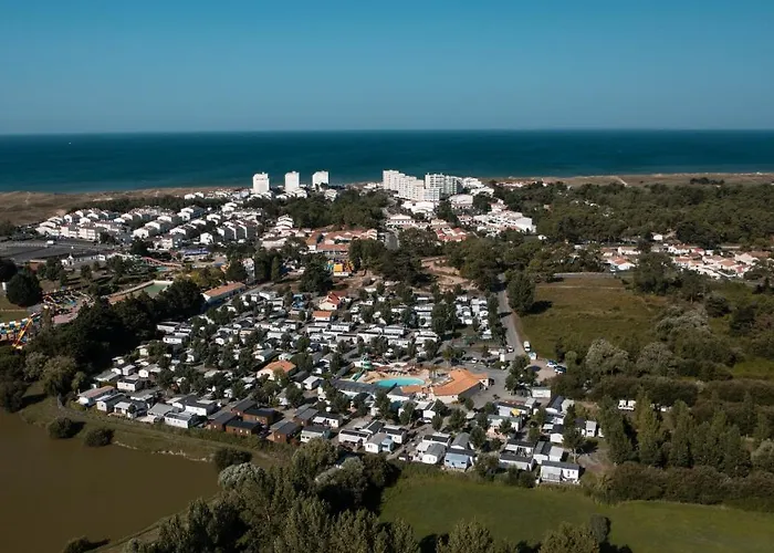 Les Alizes سا يْليرْ دو ري